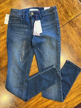 NWT “Bullhead Black” Denim Leggings/Skinny Jeans in “Chester Indigo”